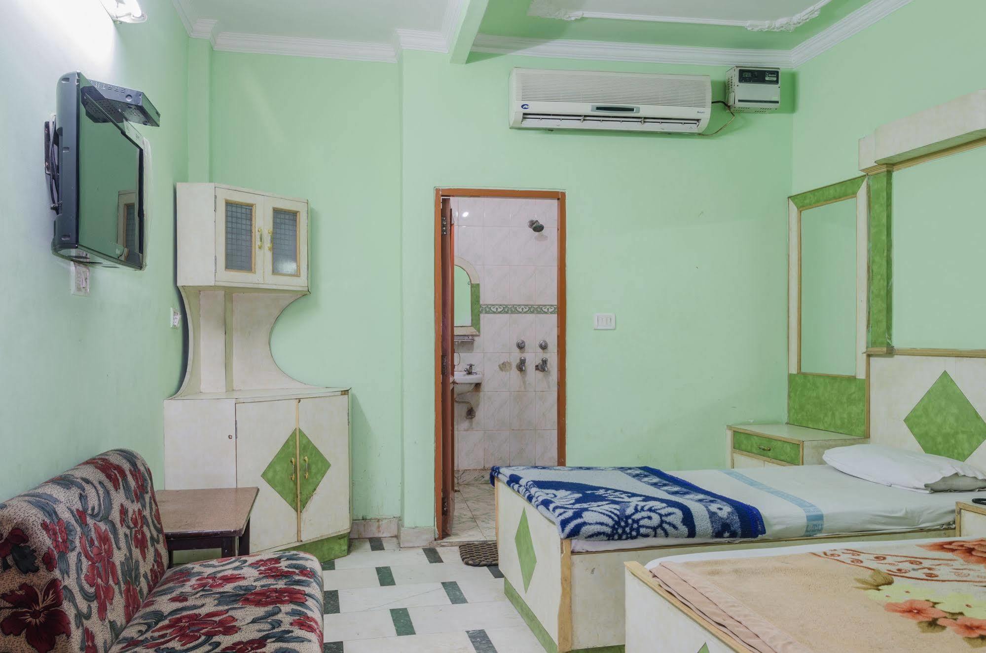 Hotel Neha Inn New Delhi Ngoại thất bức ảnh